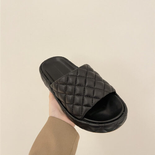 High Quality Luxury Bottega Veneta New Thick Bottom Bread Mop alternate view