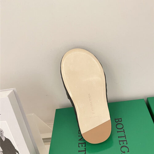 High Quality Luxury Bottega Veneta New Thick Bottom Bread Mop product detail