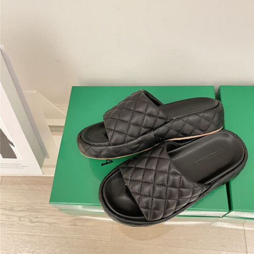High Quality Luxury Bottega Veneta New Thick Bottom Bread Mop product detail
