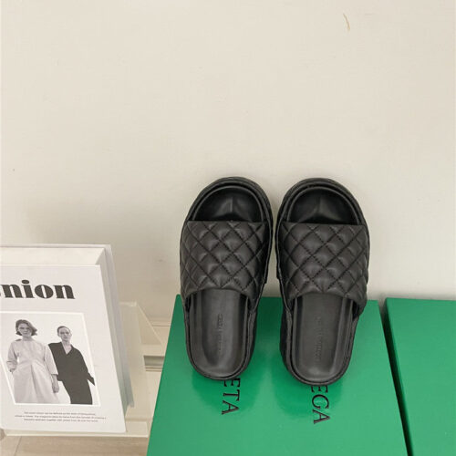 High Quality Luxury Bottega Veneta New Thick Bottom Bread Mop product detail