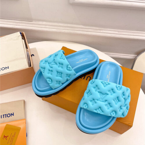High Quality Luxury Louis Vuitton Latest Embossed Slippers