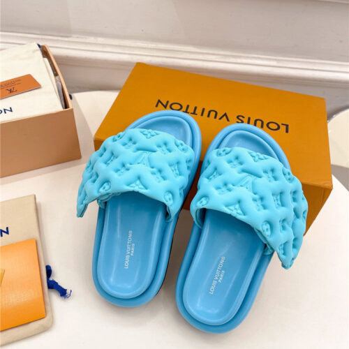 High Quality Luxury Louis Vuitton Latest Embossed Slippers product detail