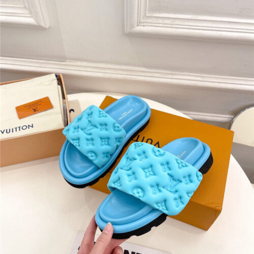 High Quality Luxury Louis Vuitton Latest Embossed Slippers product detail