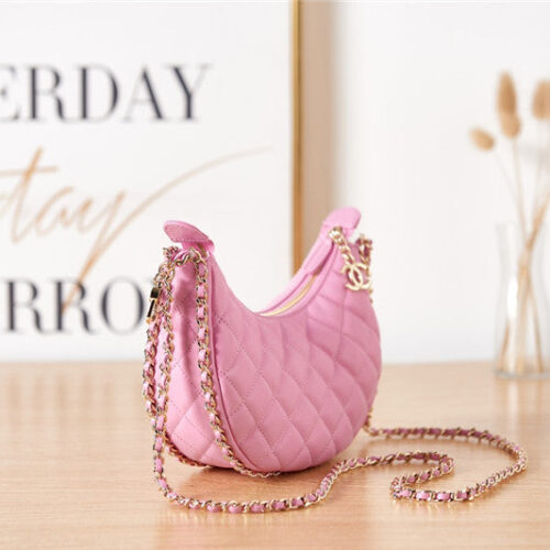 High Quality Luxury Chanel Small Hobo Bag Pink alternate view
