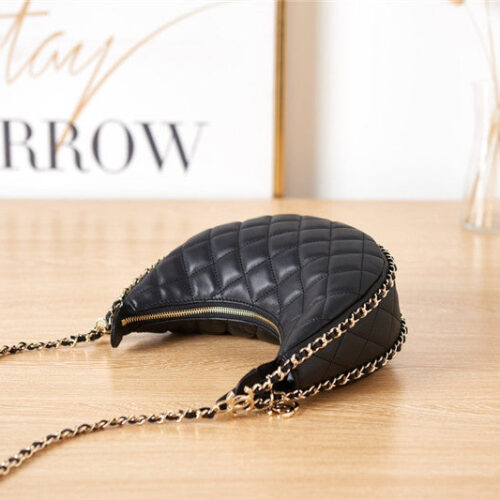 High Quality Luxury Chanel Small Hobo Bag Black product detail