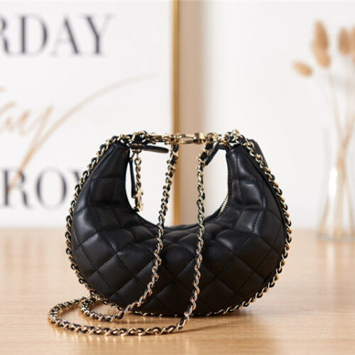 High Quality Luxury Chanel Small Hobo Bag Black product detail