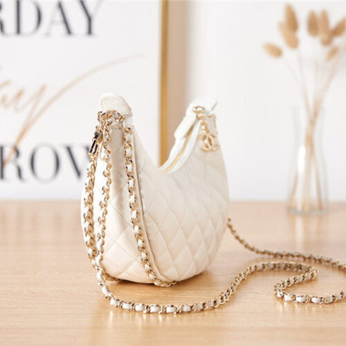 High Quality Luxury Chanel Small Hobo Bag White product detail