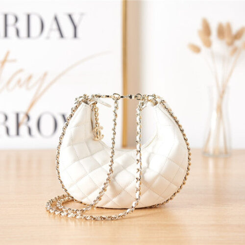 High Quality Luxury Chanel Small Hobo Bag White product detail