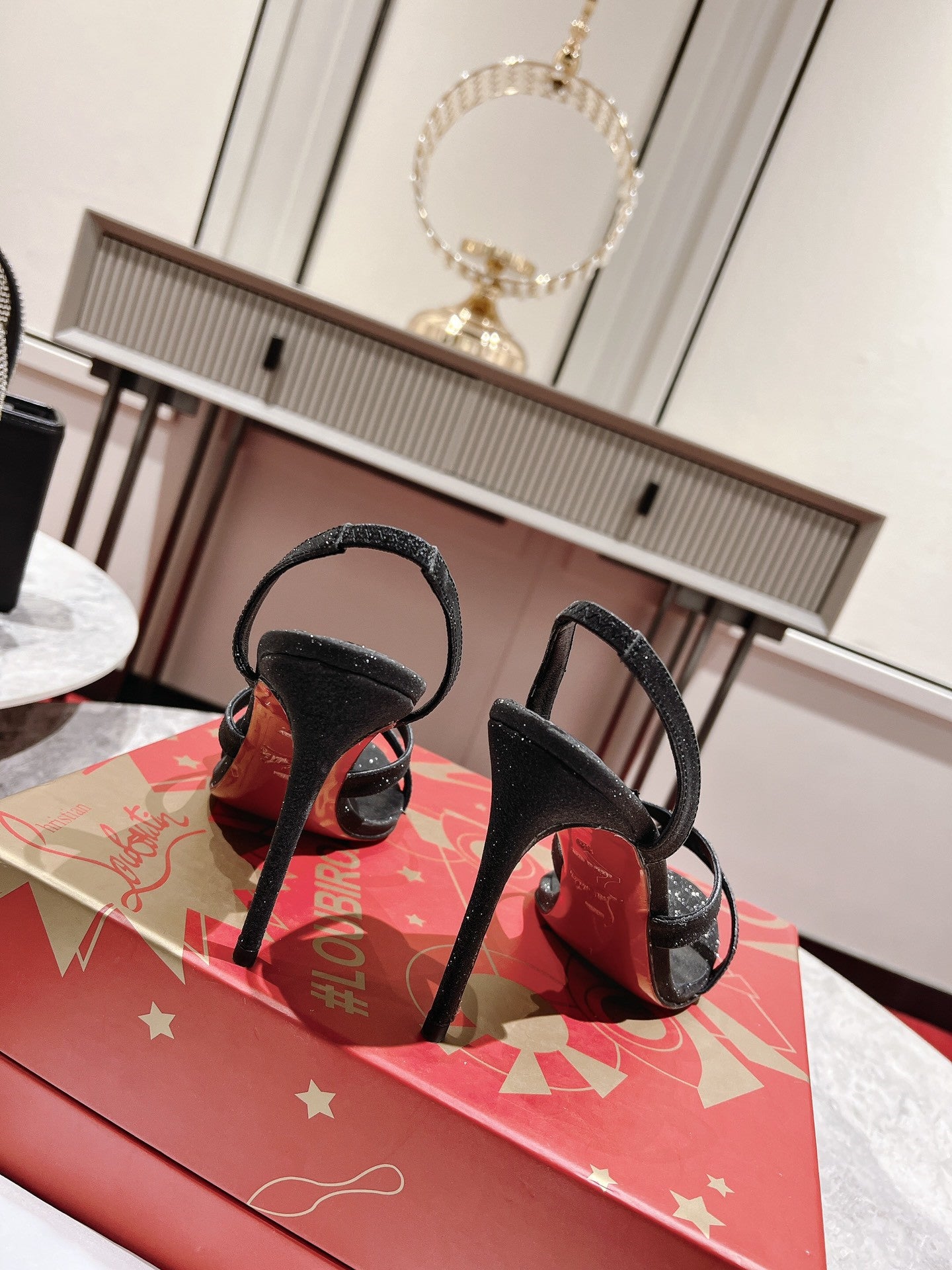 High Quality Luxury Christian Louboutin Cross Strap Sandals product detail