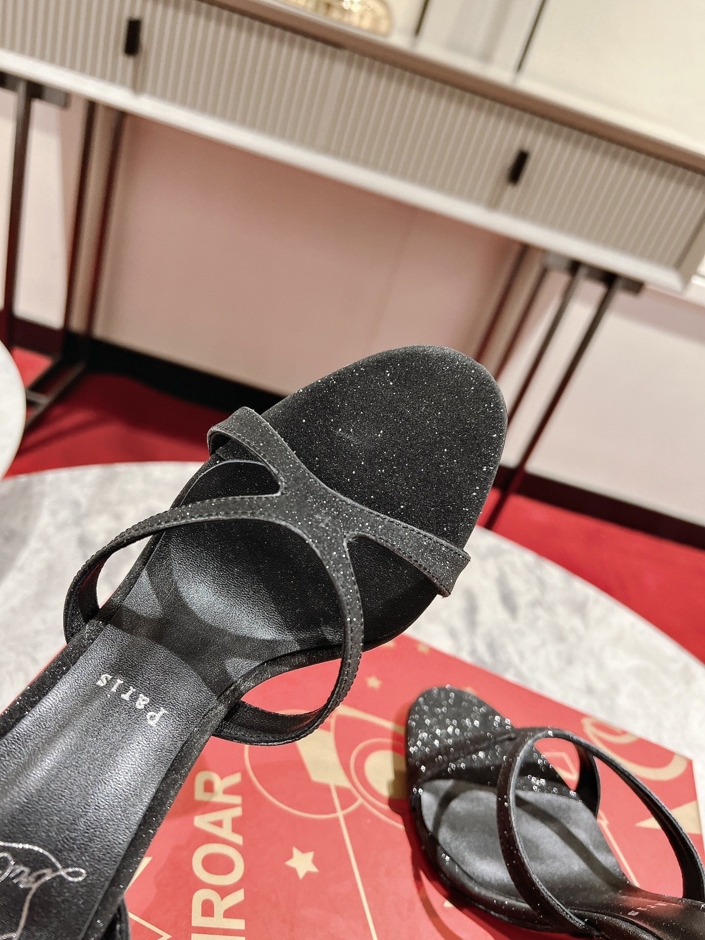 High Quality Luxury Christian Louboutin Cross Strap Sandals product detail