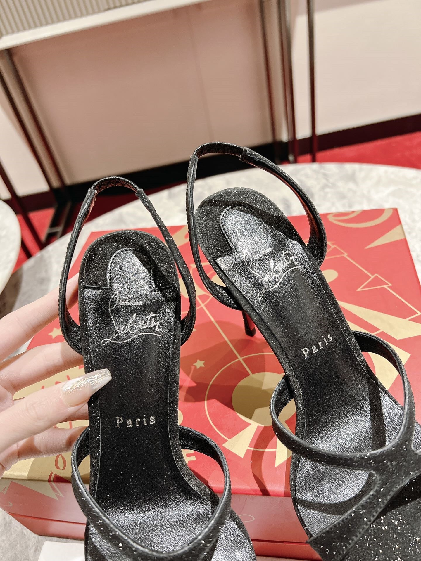 High Quality Luxury Christian Louboutin Cross Strap Sandals product detail