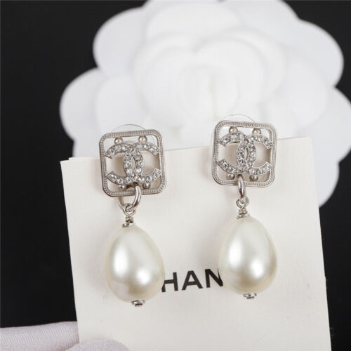 High Quality Luxury Chanel Double C Classic Element Earrings – Style 49829 product detail