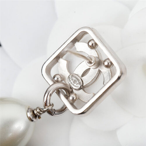 High Quality Luxury Chanel Double C Classic Element Earrings – Style 49829 product detail