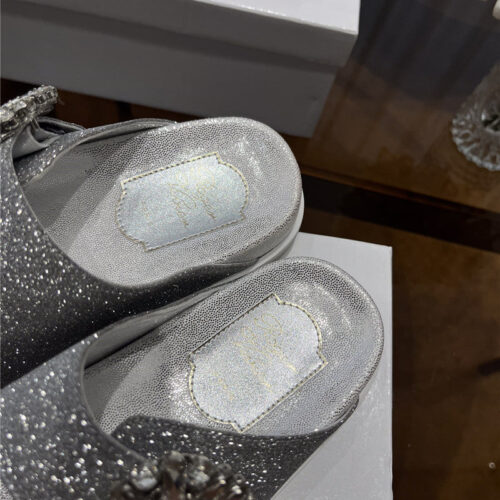 High Quality Luxury Roger Vivier New Rhinestone Buckle Sandals product detail
