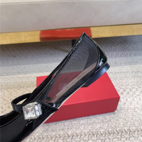 High Quality Luxury Roger Vivier New Pointed Toe Flat Mary Jane Shoes product detail