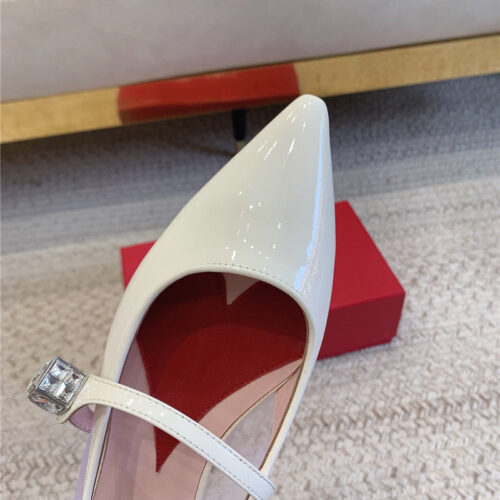 High Quality Luxury Roger Vivier New Pointed Toe Flat Mary Jane Shoes product detail