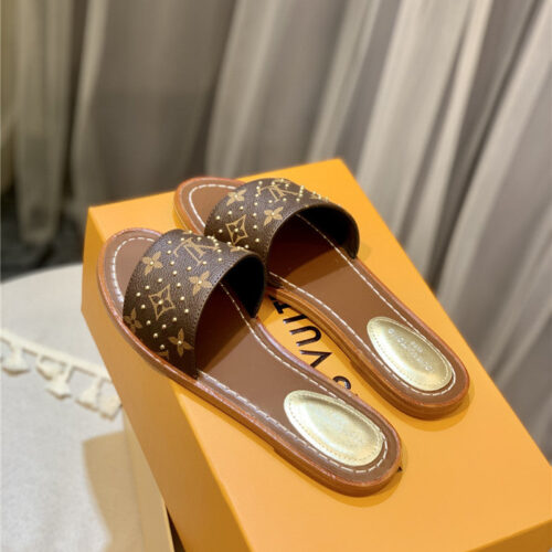 High Quality Luxury Louis Vuitton Non-Slip Wear-Resistant Slippers product detail