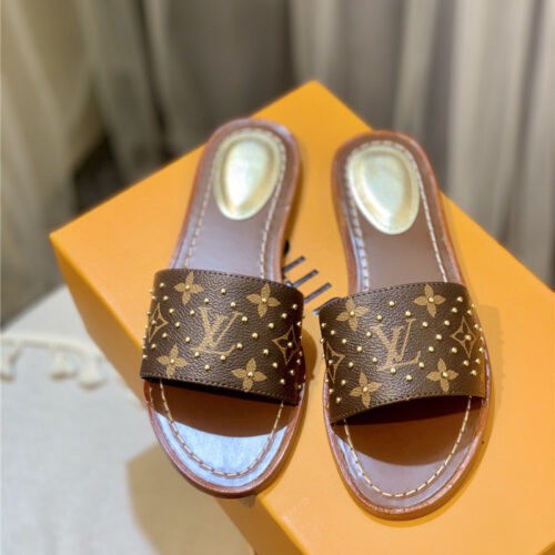 High Quality Luxury Louis Vuitton Non-Slip Wear-Resistant Slippers product detail