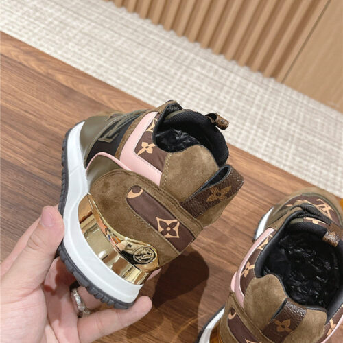 High Quality Luxury Louis Vuitton Classic Inner Heightening Sneakers – Style 70531 product detail