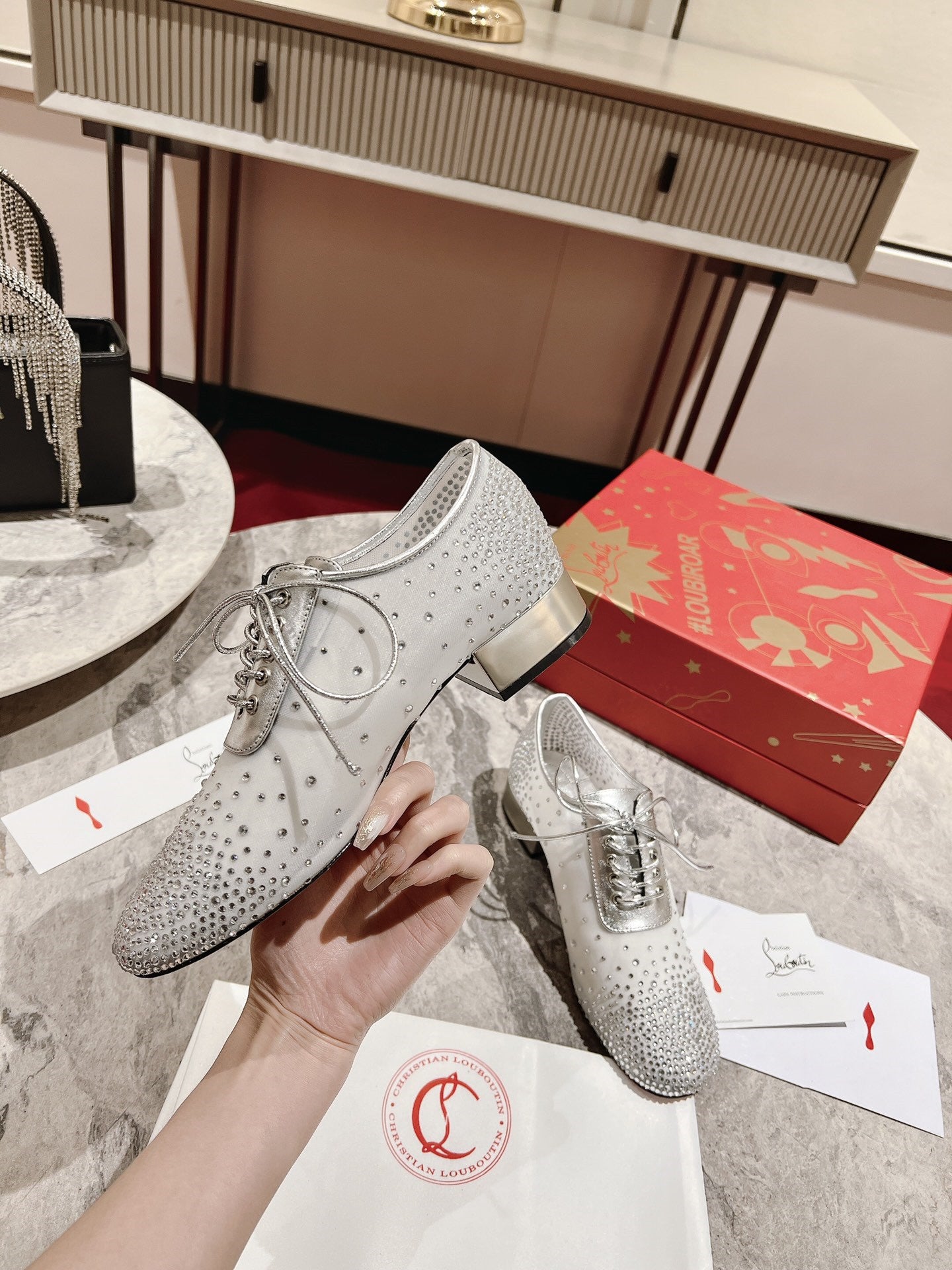 High Quality Luxury Christian Louboutin Mesh Leather Shoes product detail
