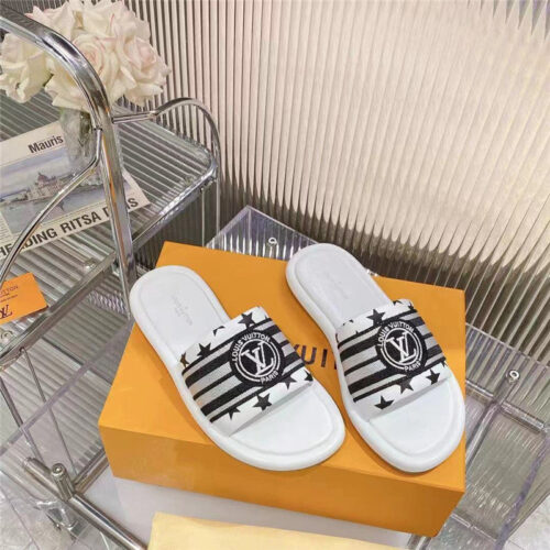 High Quality Luxury Louis Vuitton Counters Feature The Latest Slippers – Style 31523