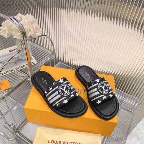 High Quality Luxury Louis Vuitton Counters Feature The Latest Slippers