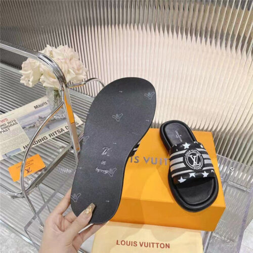 High Quality Luxury Louis Vuitton Counters Feature The Latest Slippers product detail