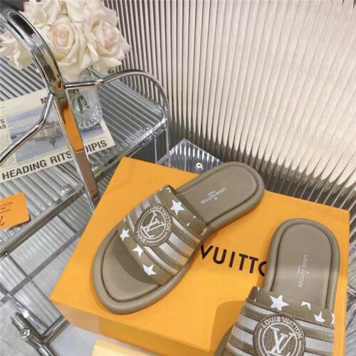 High Quality Luxury Louis Vuitton Counters Feature The Latest Slippers – Style 98755 product detail