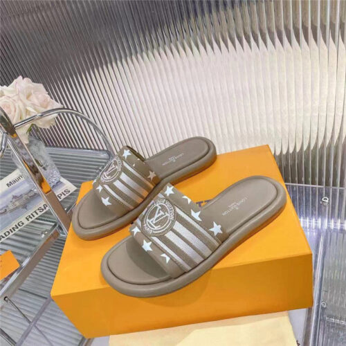 High Quality Luxury Louis Vuitton Counters Feature The Latest Slippers – Style 98755 product detail