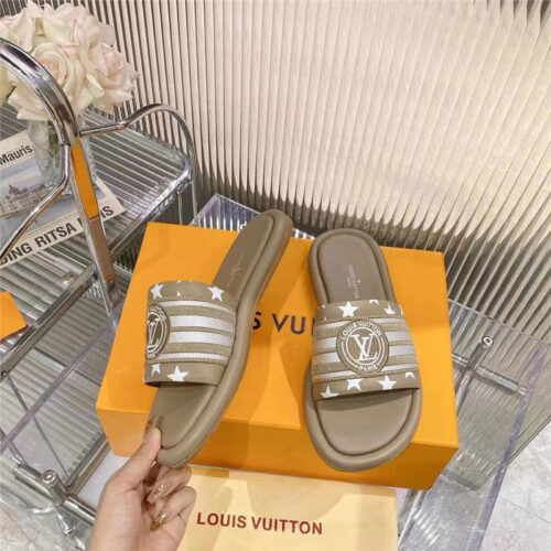 High Quality Luxury Louis Vuitton Counters Feature The Latest Slippers – Style 98755 product detail