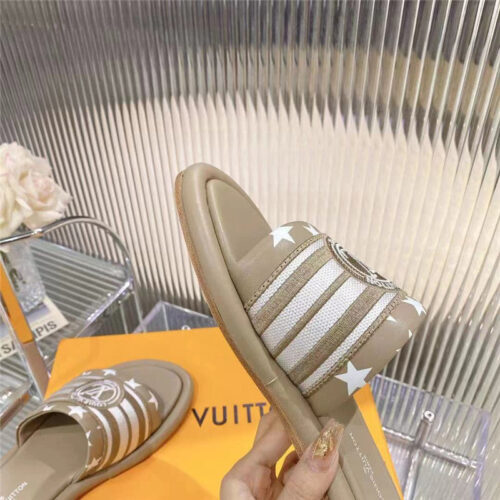 High Quality Luxury Louis Vuitton Counters Feature The Latest Slippers – Style 98755 product detail