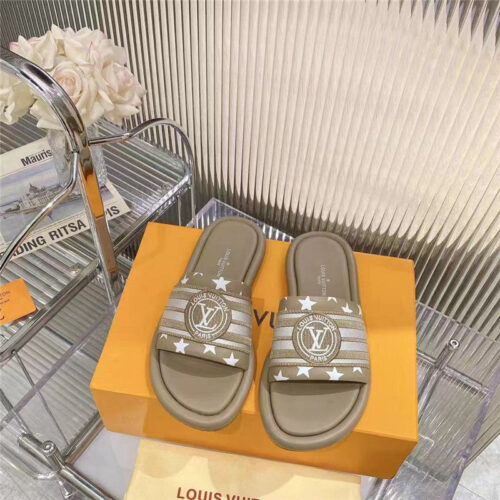 High Quality Luxury Louis Vuitton Counters Feature The Latest Slippers – Style 98755 product detail