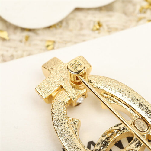 High Quality Luxury Chanel Double C Cross Brooch product detail