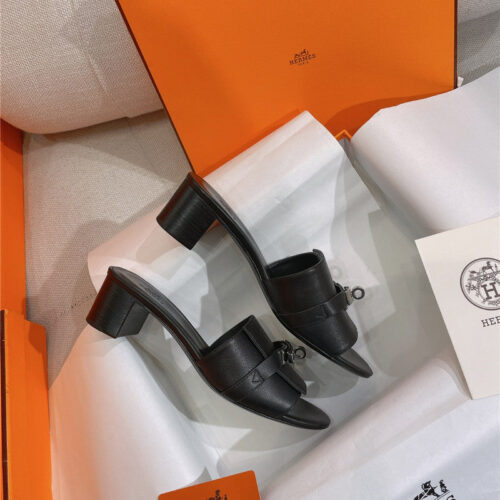 High Quality Luxury Hermes New Giulia Flat Kelly Buckle Slippers – Style 40931 product detail