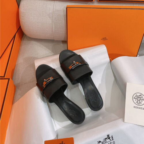 High Quality Luxury Hermes New Giulia Flat Kelly Buckle Slippers – Style 40931 alternate view