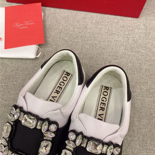 High Quality Luxury Roger Vivier New Diamond Buckle Casual Shoes – Style 60820 product detail