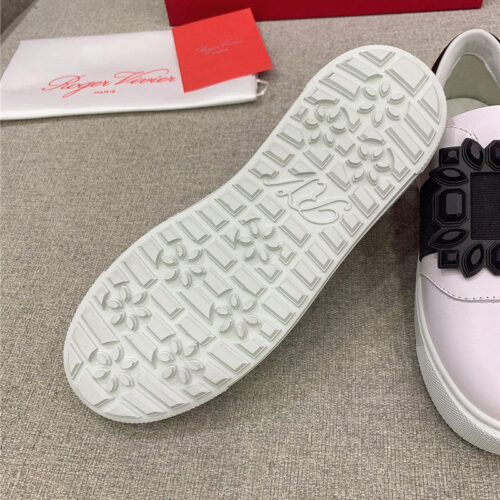 High Quality Luxury Roger Vivier New Diamond Buckle Casual Shoes – Style 24660 product detail