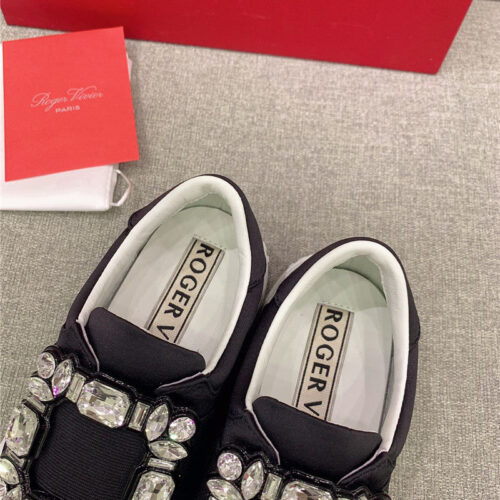 High Quality Luxury Roger Vivier New Diamond Buckle Casual Shoes – Style 16180 product detail