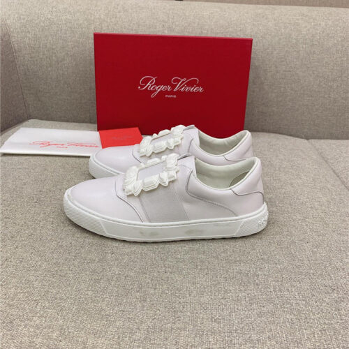 High Quality Luxury Roger Vivier New Diamond Buckle Casual Shoes – Style 41620 product detail