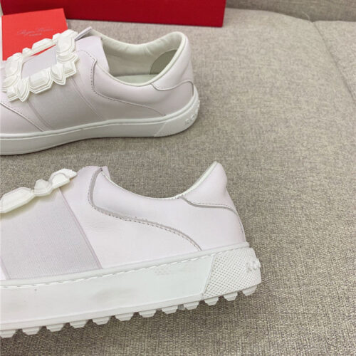 High Quality Luxury Roger Vivier New Diamond Buckle Casual Shoes – Style 41620 product detail