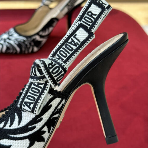High Quality Luxury Dior Seiko Embroidered Upper Shoes – Style 33382 product detail