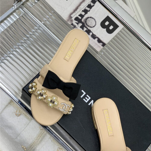 High Quality Luxury Chanel Sheepskin Lozenge Slippers product detail