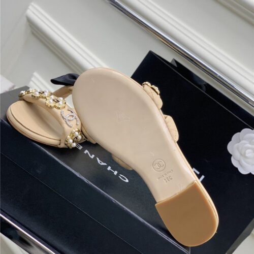 High Quality Luxury Chanel Sheepskin Lozenge Slippers product detail