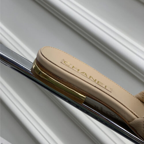 High Quality Luxury Chanel Sheepskin Lozenge Slippers product detail