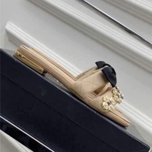 High Quality Luxury Chanel Sheepskin Lozenge Slippers