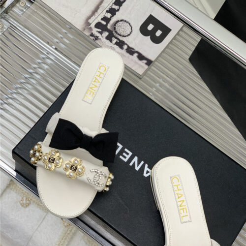 High Quality Luxury Chanel Sheepskin Lozenge Slippers – Style 77478 product detail