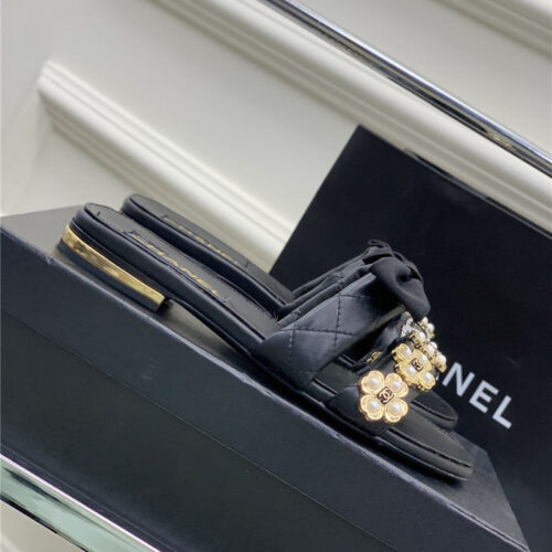 High Quality Luxury Chanel Sheepskin Lozenge Slippers – Style 75782