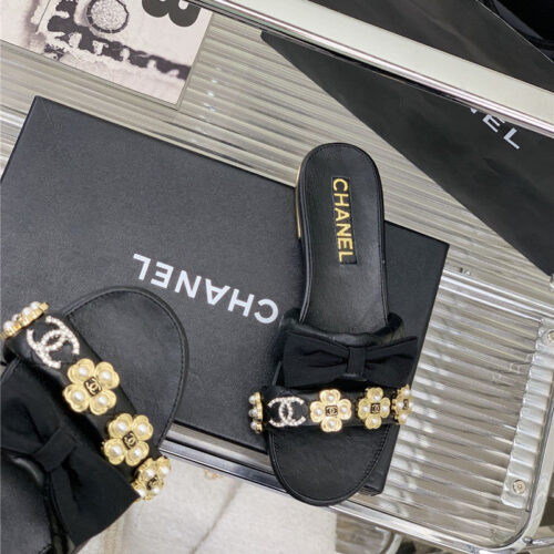 High Quality Luxury Chanel Sheepskin Lozenge Slippers – Style 75782 product detail