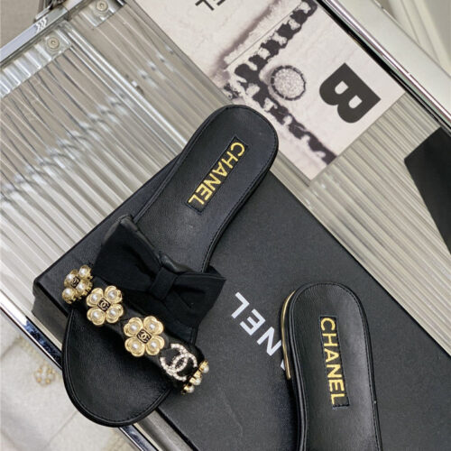 High Quality Luxury Chanel Sheepskin Lozenge Slippers – Style 75782 product detail