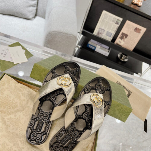 High Quality Luxury Gucci Interlocking Double G Flip Flops – Style 33555 product detail